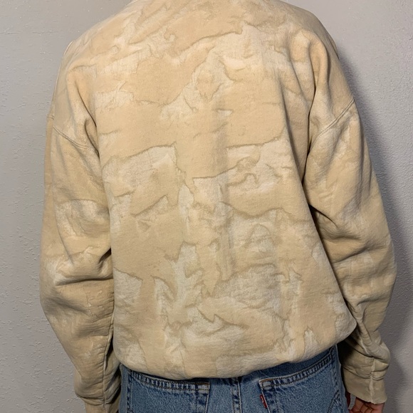 ❌❌SOLD❌❌Cream Colored Tribal Sweatshirt - Picture 3 of 3